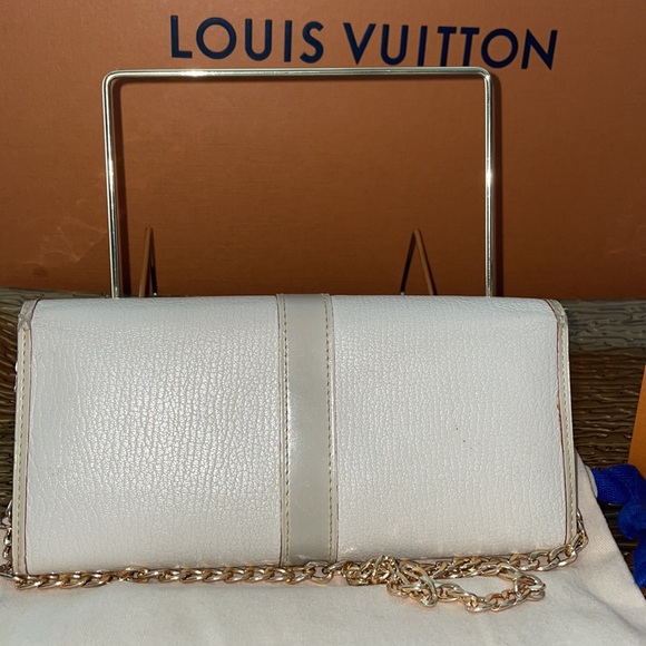 Louis Vuitton Wallet - Picture 2 of 13